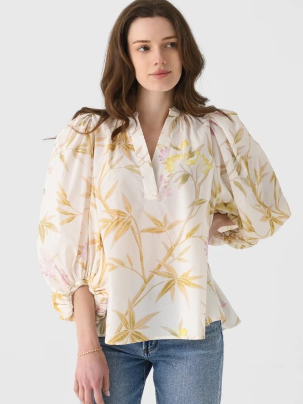 Vanessa Bruno. White Bamboo Gather Sleeve V-Neck Blouse. Size M/L.